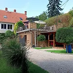 T.h.ny Village بيت ضيافة 3*