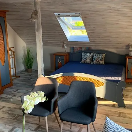 T.h.ny Village Guest house *