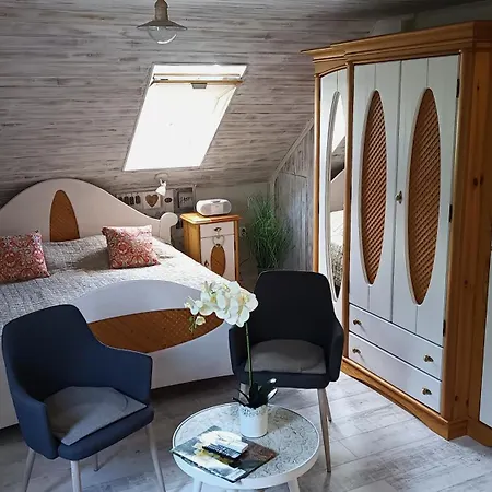 Guest house T.h.ny Village *