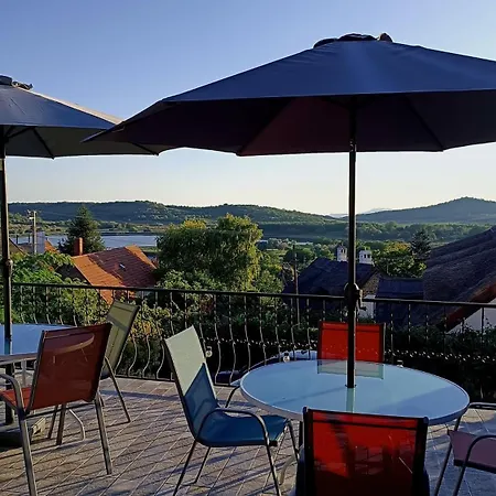 T.h.ny Village Tihany