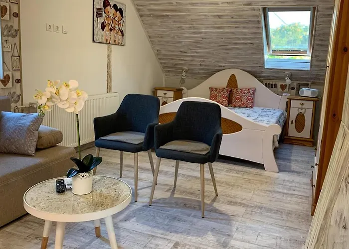 Gasthof T.h.ny Village