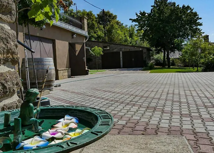 Гостевой дом T.h.ny Village