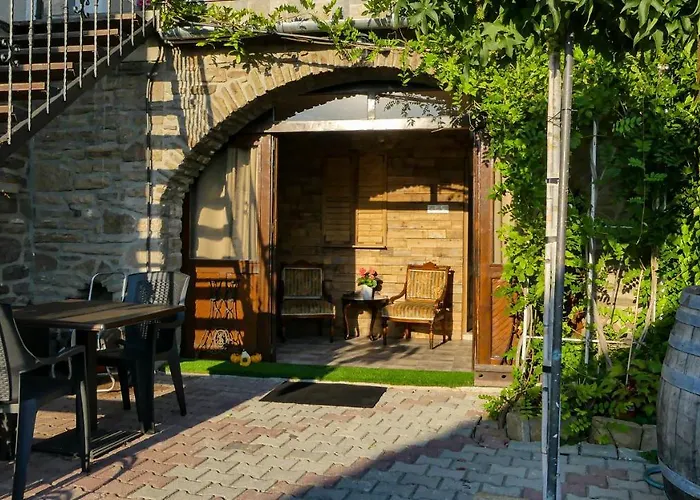 T.h.ny Village Гостевой дом Тихань
