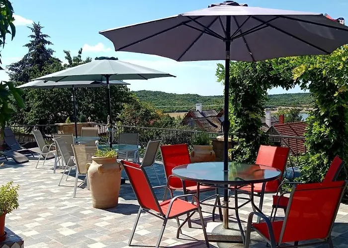 Гостевой дом T.h.ny Village Тихань