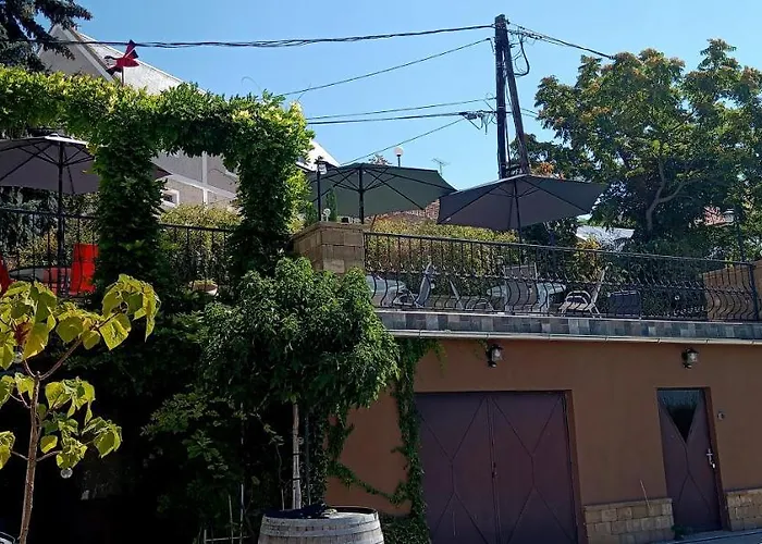 T.h.ny Village Гостевой дом