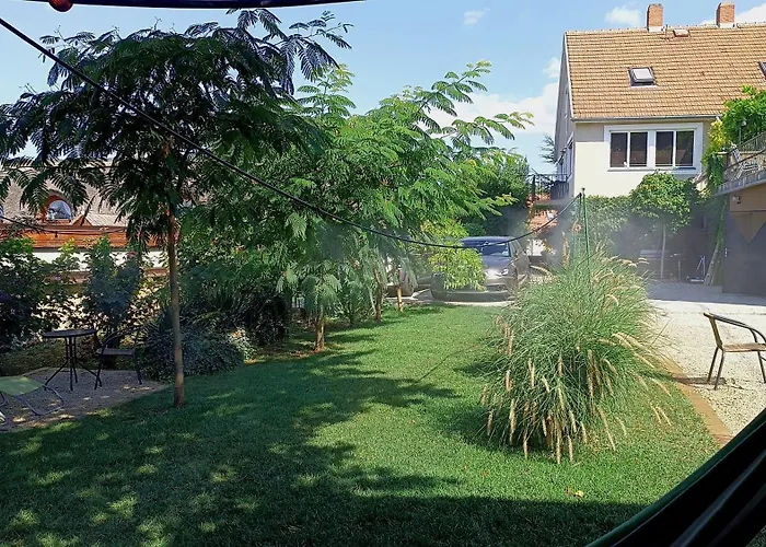 T.h.ny Village Гостевой дом Тихань