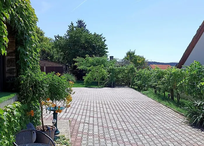 T.h.ny Village Gæstehus 3*
