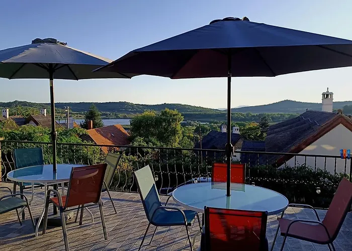 T.h.ny Village Tihany